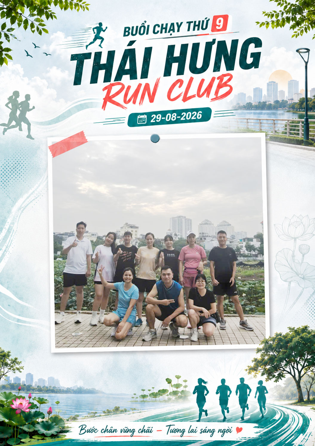 Các thành viên chạy trên lối đi ven Đầm Sen Hồ Tây trong buổi sáng 29/08/2026.