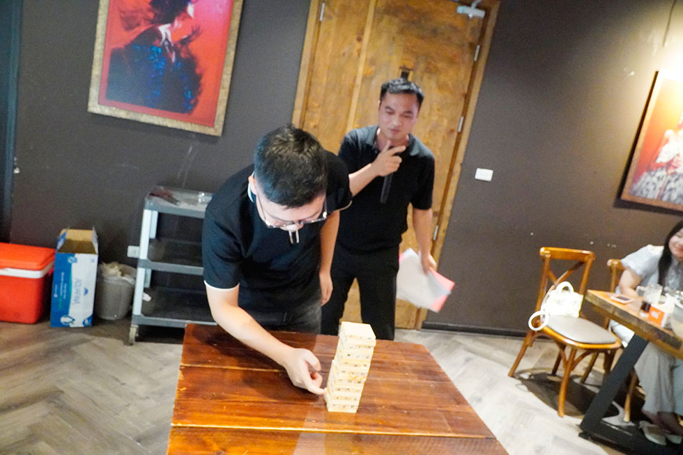 Rút gỗ thử thách: Bàn số 3 Thái Hưng giành chiến thắng